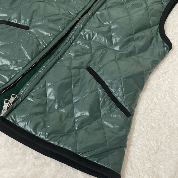 Silo ridge Green Quilted Vest by - Picture 14 of 15